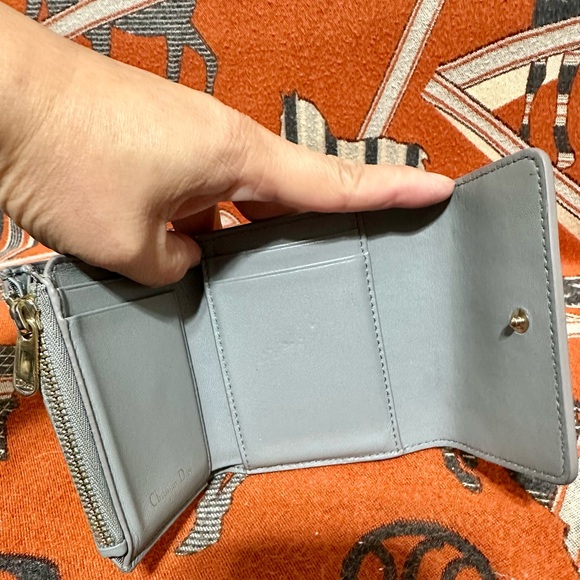 CHRISTIAN DIOR❤️🌟TEAL COMPACT WALLET⭐️ - Picture 4 of 8